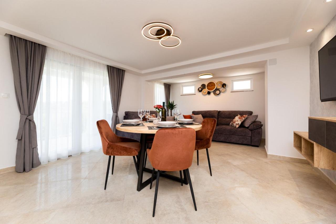 Apartment Miko Sveti Ivan Dobrinjski エクステリア 写真